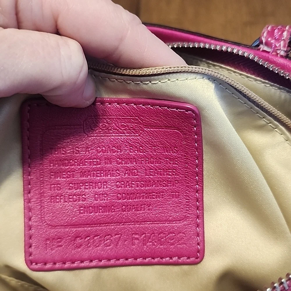 Coach Horse and Carriage Pink 1941 Shoulder Bag - Picture 15 of 16